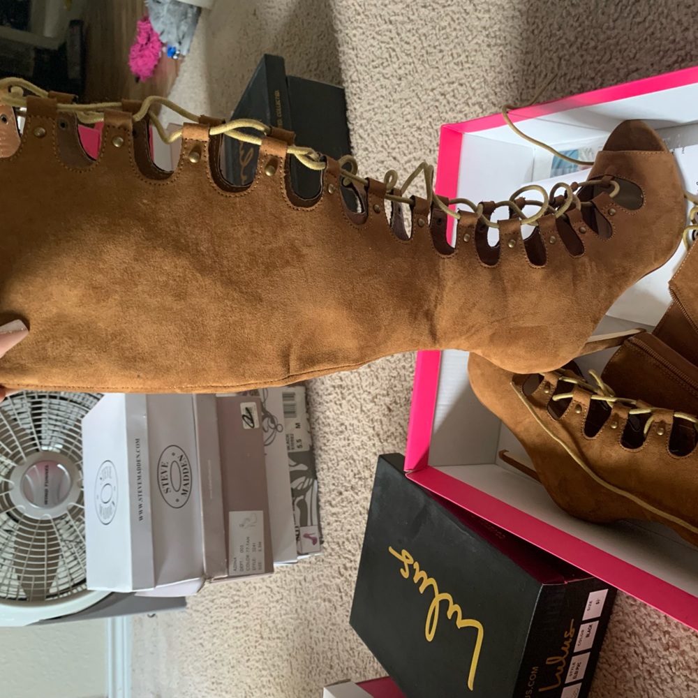 Heeled boots